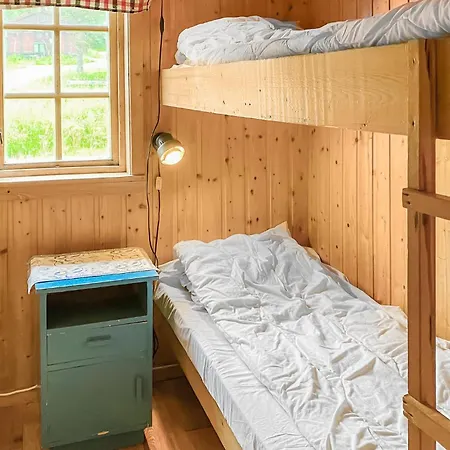 4 Bedroom Lovely In Casa vacanze Nordfjordeid